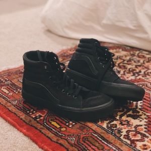 VANS sk8 hi tops black canvas like new!